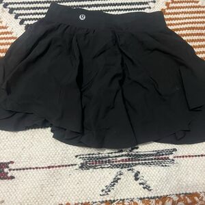 Lululemon skort court rival size 4